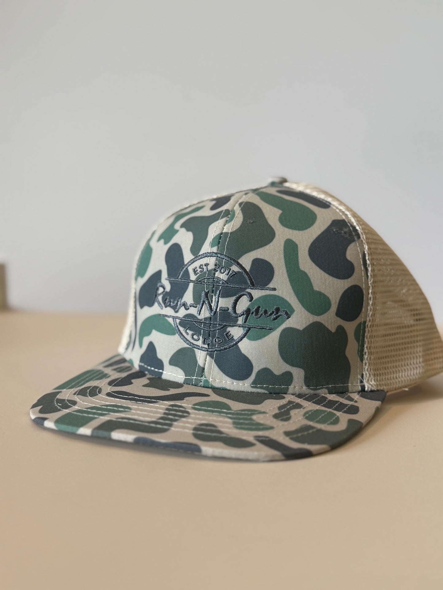 Camo & Cream Run-N-Gun Lodge